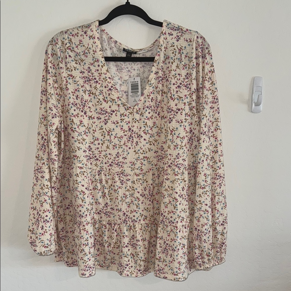 Torrid Cream and Brown Floral Blouse Relaxed Fit